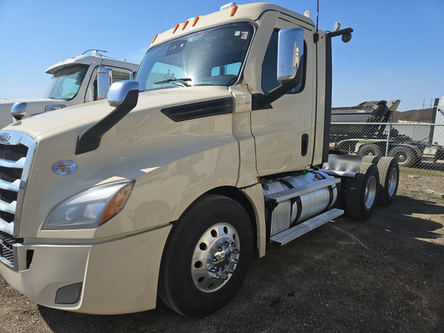 Heavy Spec Day Cabs in Heavy Trucks in Edmonton