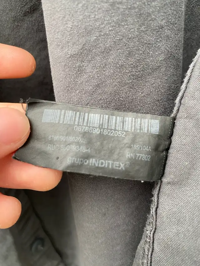 Men's ZARA Grey Long-Sleeve Button-Down in Men's in Ottawa - Image 4