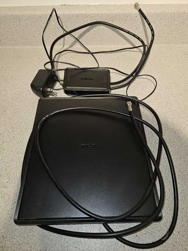 Antenne RCA in Video & TV Accessories in Québec City - Image 2