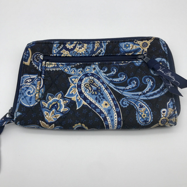 Vera Bradley Wristlet Wallet Blue Paisley in Women's - Bags & Wallets in Ottawa - Image 3