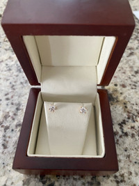 .33 ctw Diamond Earrings with Gold posts 