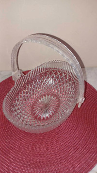 9"Tx9"Lx8"W Pretty Mikasa Glass Basket Diamond Quilt Pattern