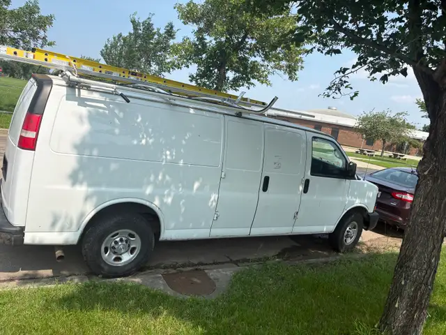 2015 GMC 3500 Express Cargo Van