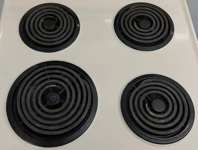 24" INGLIS STOVE in Stoves, Ovens & Ranges in London - Image 4