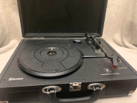 INNOVATIE TECHNOLOGY BLACK PORTABLE TURNTABLE Complete