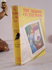 KAY TRACEY MYSTERY STORY "THE SHADOW ON THE DOOR", copyright1935