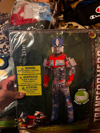 Transformer costume (2T bumblebee) (4-6 yrs Optimus Prime)