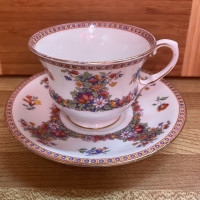 Vintage Aynsley Fine China Tea Cup & Saucer Set (EUC)