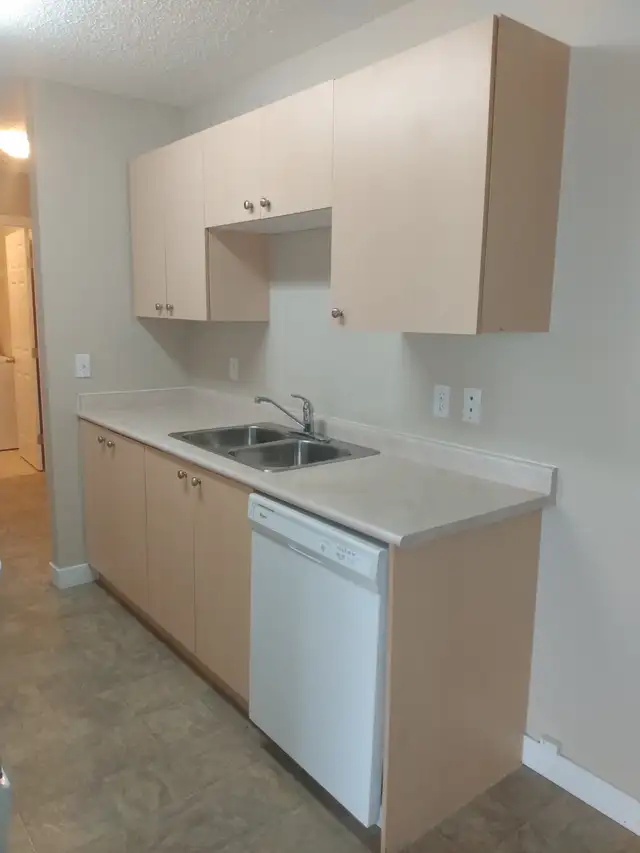 2bdrm for rent Sherwood Park in Long Term Rentals in Strathcona County - Image 4