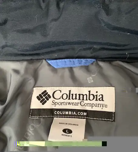 Women's Columbia Winter Jacket - Size Large in Women's - Tops & Outerwear in Edmonton - Image 8