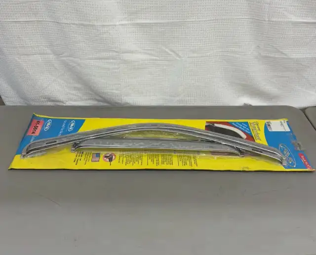 Ford Super Duty Chrome Vent Visors in Other in Hamilton - Image 4