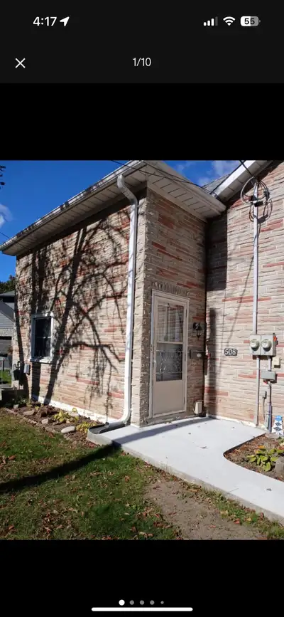 Quiet and newly renovated 2 bedroom Duplex on a dead end street. -3 Story's' (Main floor, Top floor...