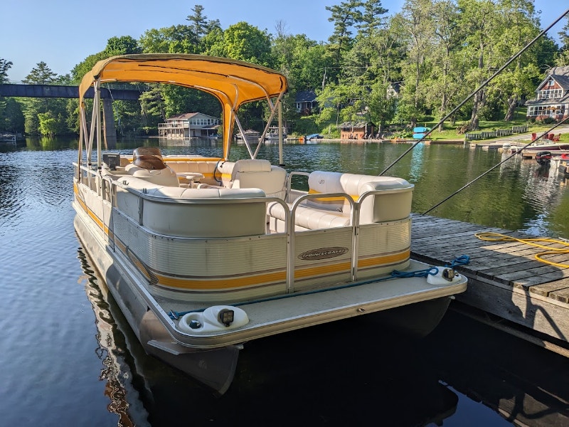 Princecraft Vantage 22' Pontoon Boat Powerboats & Motorboats