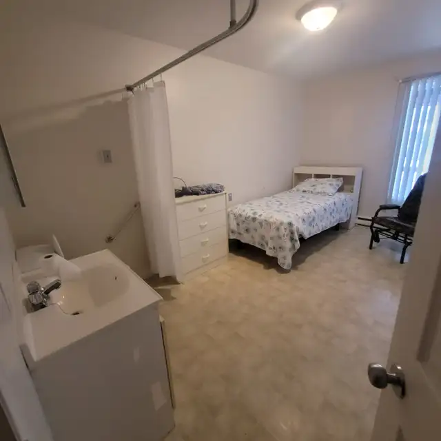 Chambres in Room Rentals & Roommates in Rimouski / Bas-St-Laurent - Image 9