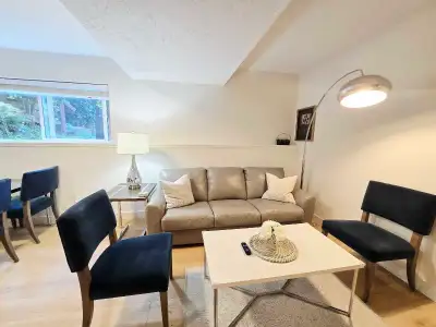 Enjoy a comfortable stay in this bright 2-bedroom, 1-bath lower suite in North Nanaimo. You’re just...