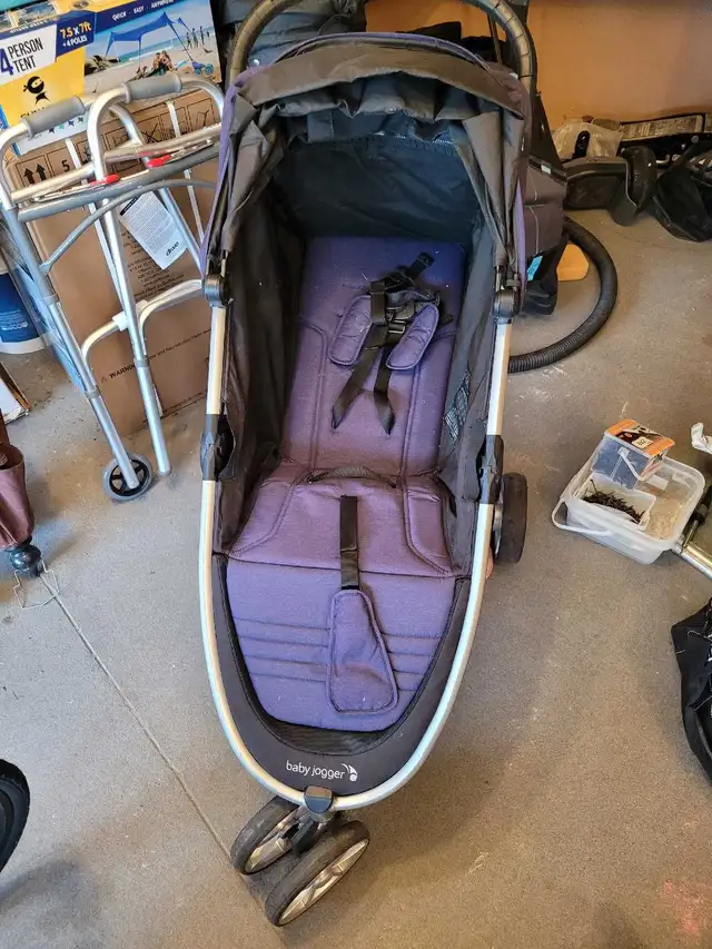 stroller in Strollers, Carriers & Car Seats in Markham / York Region - Image 8
