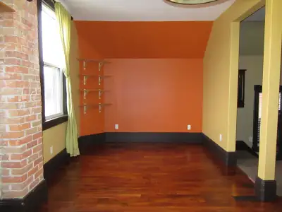Beautiful two bedroom apartment, located in the trendy and emerging Bay and Algoma district of Thund...
