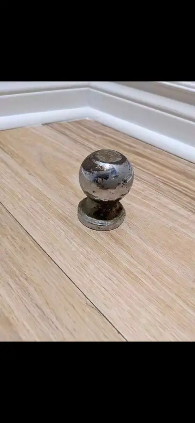 Voici une boule d'attelage de remorque de 1 7/8 po usagée. Elle est en bon état. Si vous voyez cette...