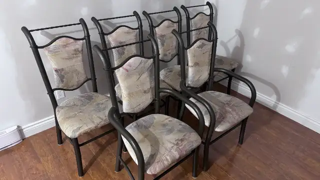 Ensemble de 6 Chaises – Set of 6 chairs in Dining Tables & Sets in Longueuil / South Shore - Image 2