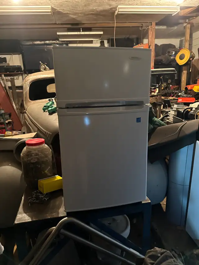 beau petit frigo in Refrigerators in Sherbrooke - Image 3