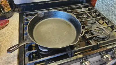 vintage wagner ware #12 large 14" cast iron skillet, View more