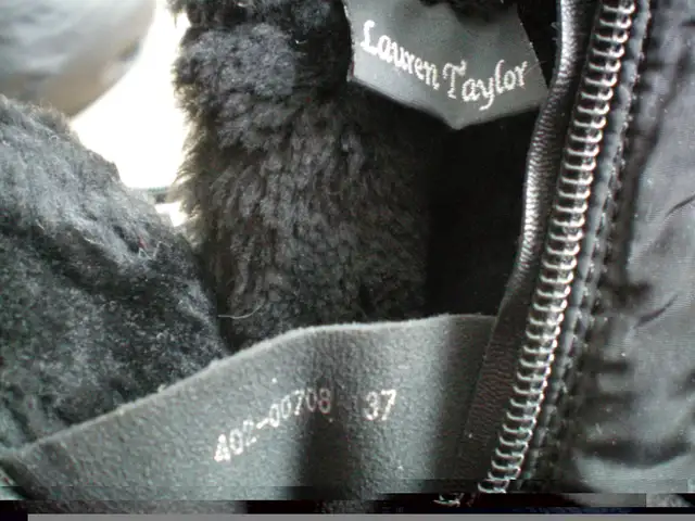 bottes (bottillons) d'hiver pour dames, LAUREN TAYLOR, 7 (37) in Women's - Shoes in Québec City - Image 6