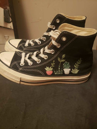Embroidered Convers 8.5 Womens