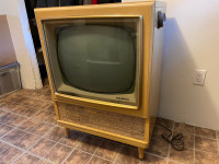 Vintage retro television 1956 rca victor 21tc200