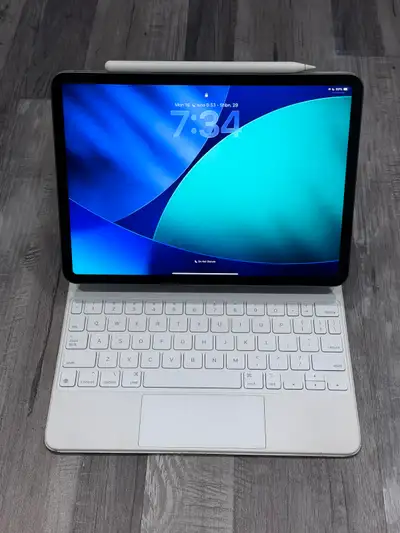 iPad Pro 11” M1 256GB with Apple Magic Keyboard + Pencil 10/10, View more