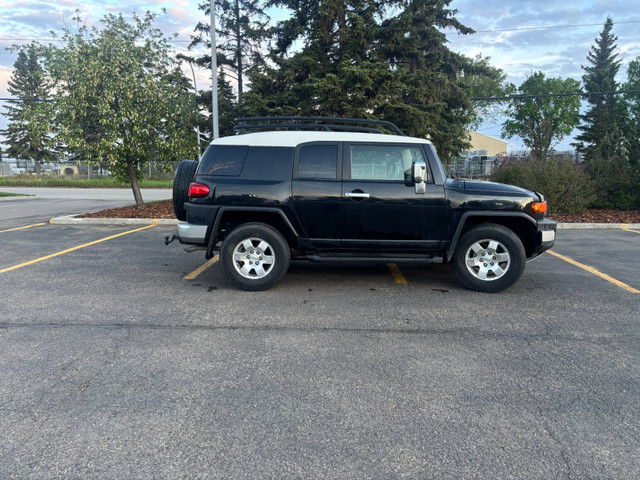 2007 Toyota FJ Cruiser 4WD V6 4.0L 6 speed Manual Transmission in Cars & Trucks in Edmonton - Image 2