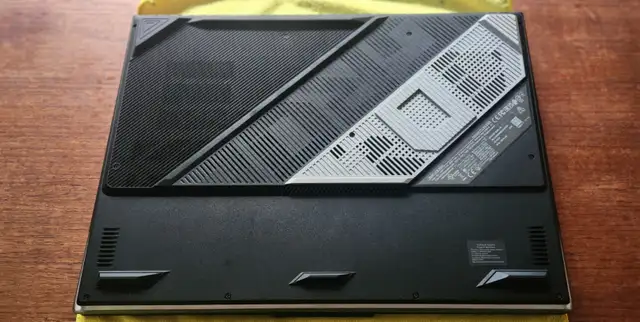 ASUS Strix G18 {RTX 4080 x i9-14900h} *conditionne excellente* in Laptops in City of Montréal - Image 6