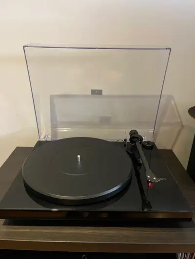 Complete Audiophile Vinyl Stereo System – Pro-Ject Debut Carbon, View more