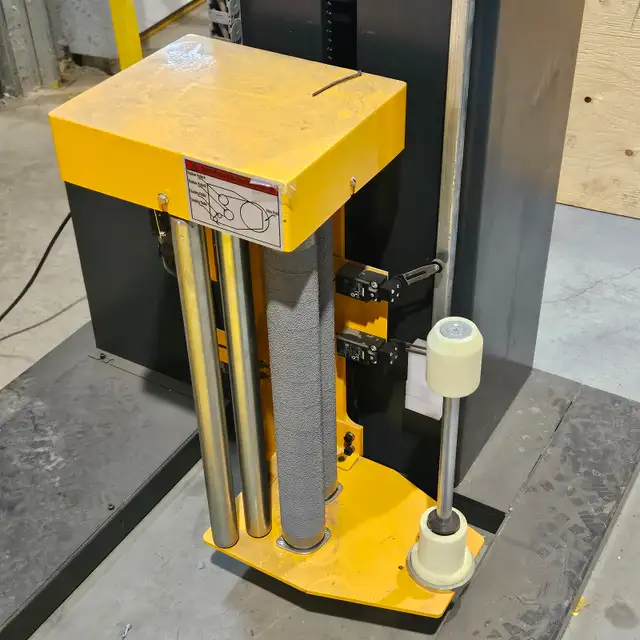 Pallet wrapping machine in Industrial Shelving & Racking in Edmonton - Image 5