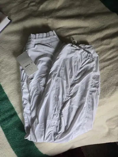 These Lululemon Studio Pant II are brand new with tags and ready for your next workout or studio ses...