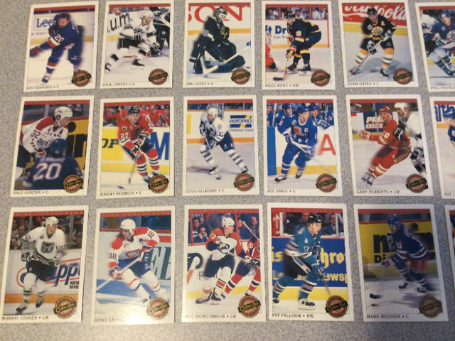 1993 NHL Hockey 22 Premier Star Performance Card Set o-Pee-Chee in Arts & Collectibles in Oshawa / Durham Region - Image 3