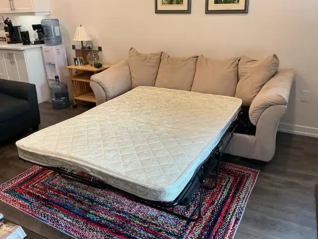 Sofa bed in Couches & Futons in Muskoka - Image 4