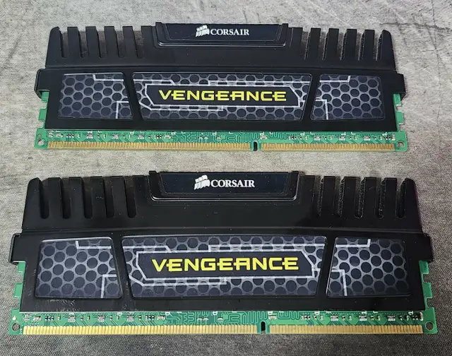 CORSAIR VENGEANCE DDR3 16GB (2X8GB) 1600MHZ RAM64623145557635120