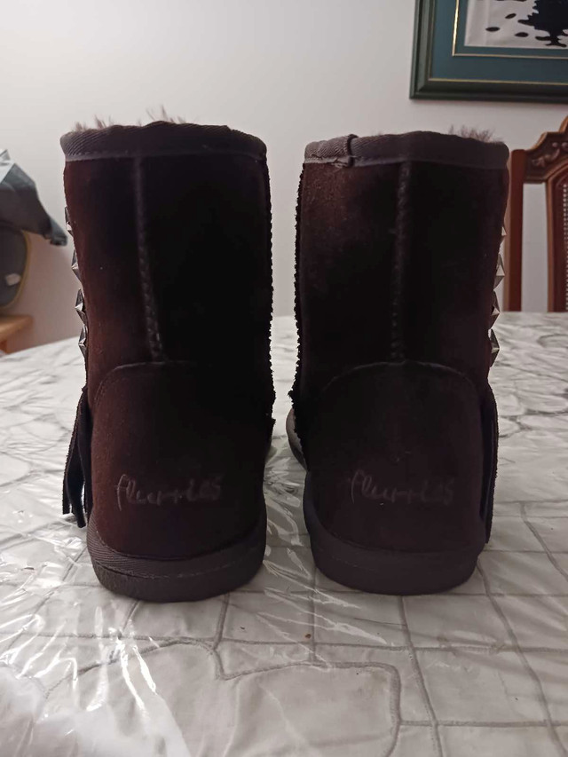 Very warm fur lined winter boots in Women's - Shoes in Markham / York Region - Image 2