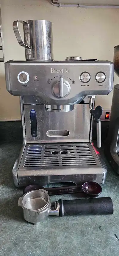 Breville expresso machine 800esxl, View more