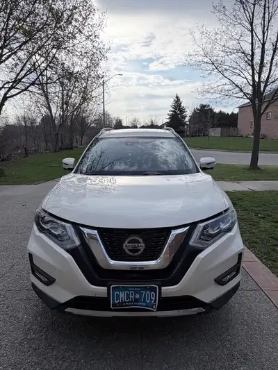132000KM All leather int Panoramic Moon roof Tires replaced last year One owner