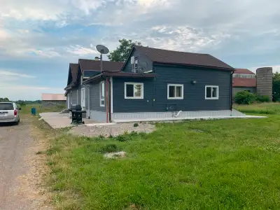 Farmhouse for Rent at Chippewa Rd E, Mount Hope Hamilton