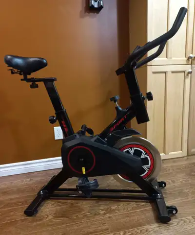 Selling a "generic" brand indoor cycling bike. 43.28 x 33.46 x 17.72in This is a solid, reliable, no...