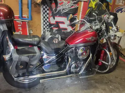 Ready to hit the road on a classic? This 1999 Kawasaki Vulcan 800 is a smooth, powerful mid-weight c...