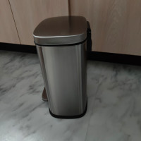 Trash can small 