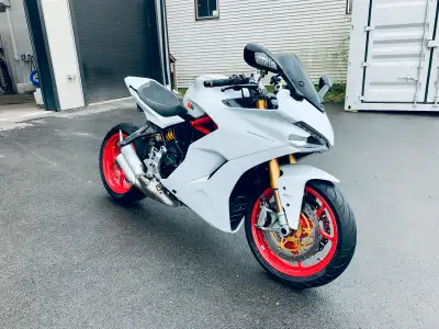 Beautiful 2017 Ducati Supersport S for sale. * No trades. Must buy in person. If the ad is up it’s a...