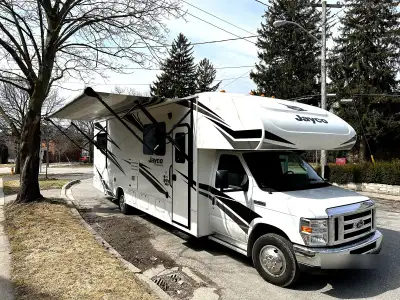 Priced to sell fast, don’t miss camping season on this one. Well-maintained 2019 Jayco Redhawk 31F i...