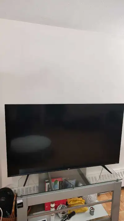 Selling my Hisense 65-inch Roku Smart TV – perfect for movie nights, gaming, or streaming all your f...