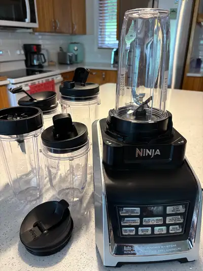 Ninja Auto‑IQ 1500W Blender System – Great Condition + Lots of Extras Upgrade your kitchen with this...