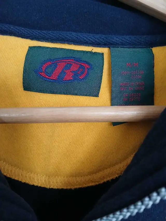 Size Medium - Oversize Pullover in Men's in St. Catharines - Image 3