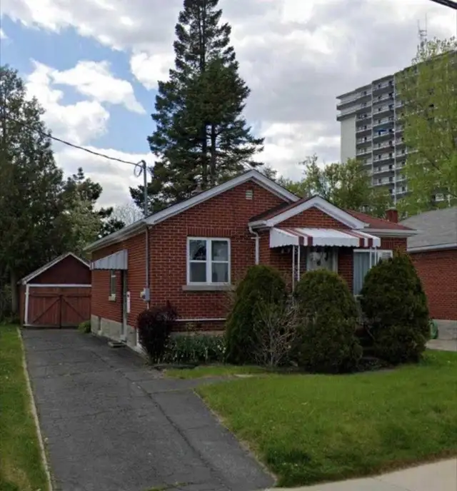 FEMALE ONLY - PRIVATE ROOM in Short Term Rentals in Kitchener / Waterloo - Image 4